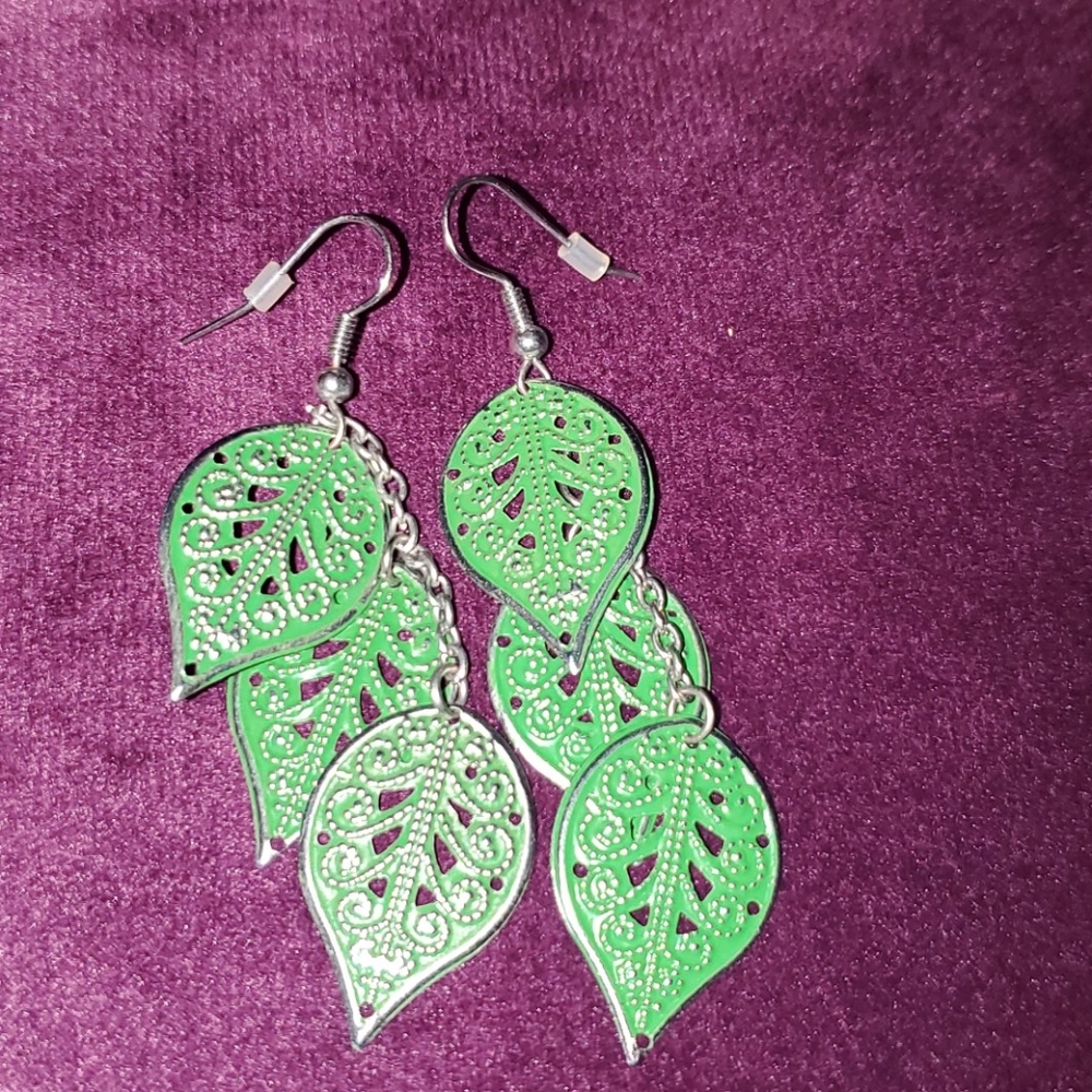 Earrings - Picture 4 of 4